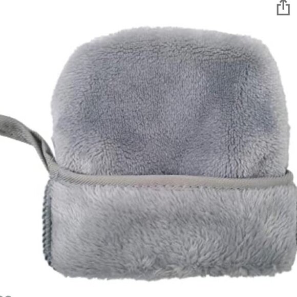 Facial Cleansing Cloth Makeup Remover Glove - Picture 2 of 4